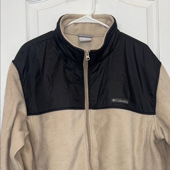 Columbia Men's Beige and Black Performance Jacket - Picture 3 of 7
